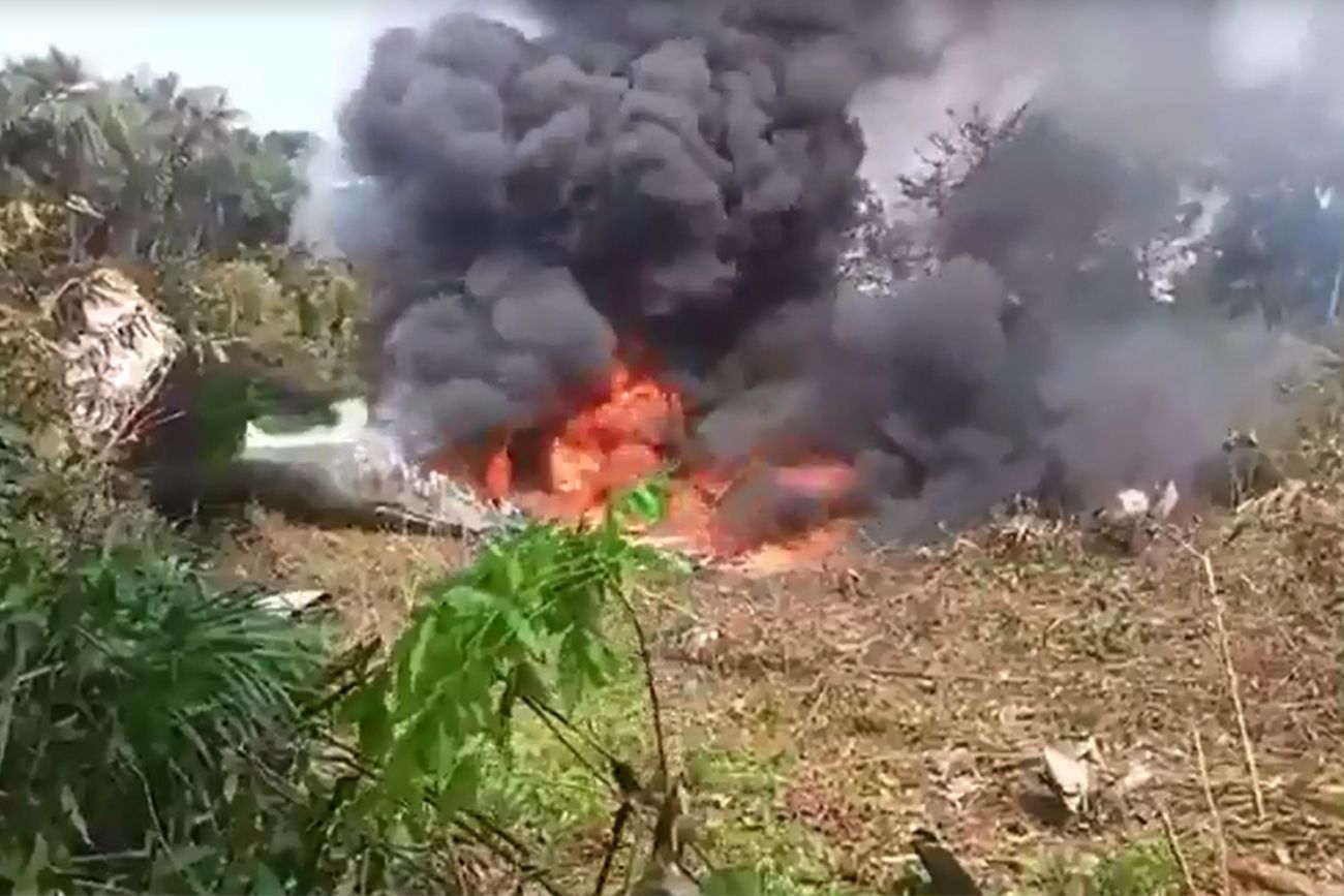 Un avión Hércules con más de 100 militares se estrelló en el sur de Colombia