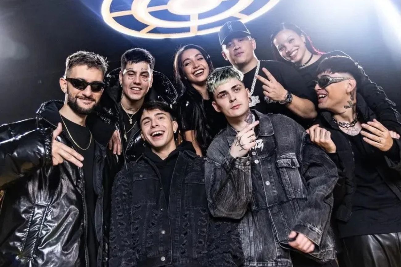 Los del Espacio fue un grupo conformado por Duki, Emilia Mernes, Tiago PZK, FMK, Lit Killah, Rusherking, María Becerra y el productor Big One.