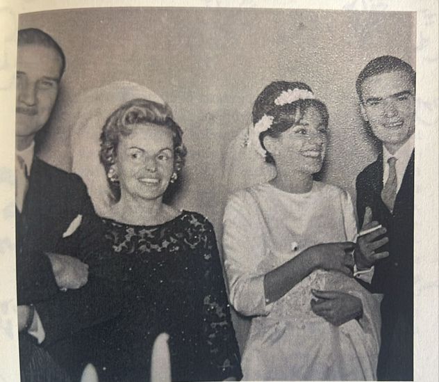 Miguel Hugo (p) junto a su esposa, Susana Yofre, en el casamiento de su hijo Miguel Hugo y Raquel Altamira.
