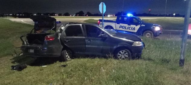 Impactante choque en Córdoba con dos muertos y una mujer herida.