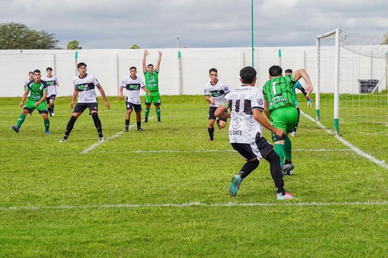 Amsurrbac vs Presidente Roca en la primera fecha de la Liga Cordobesa.