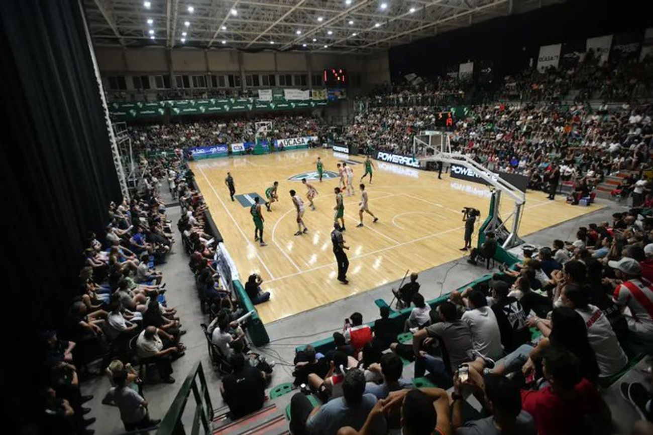 Atenas avanza en las tratativas para comprar la plaza y seguir en la Liga Nacional de Básquetbol. (Javier Ferreyra / L Voz)