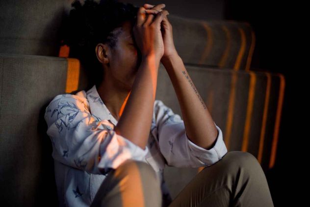 El estrés, los disgustos o perder a un ser querido son experiencias que, entre algunas personas, se asocia con un mayor riesgo a desarrollar cáncer o otra enfermedad.