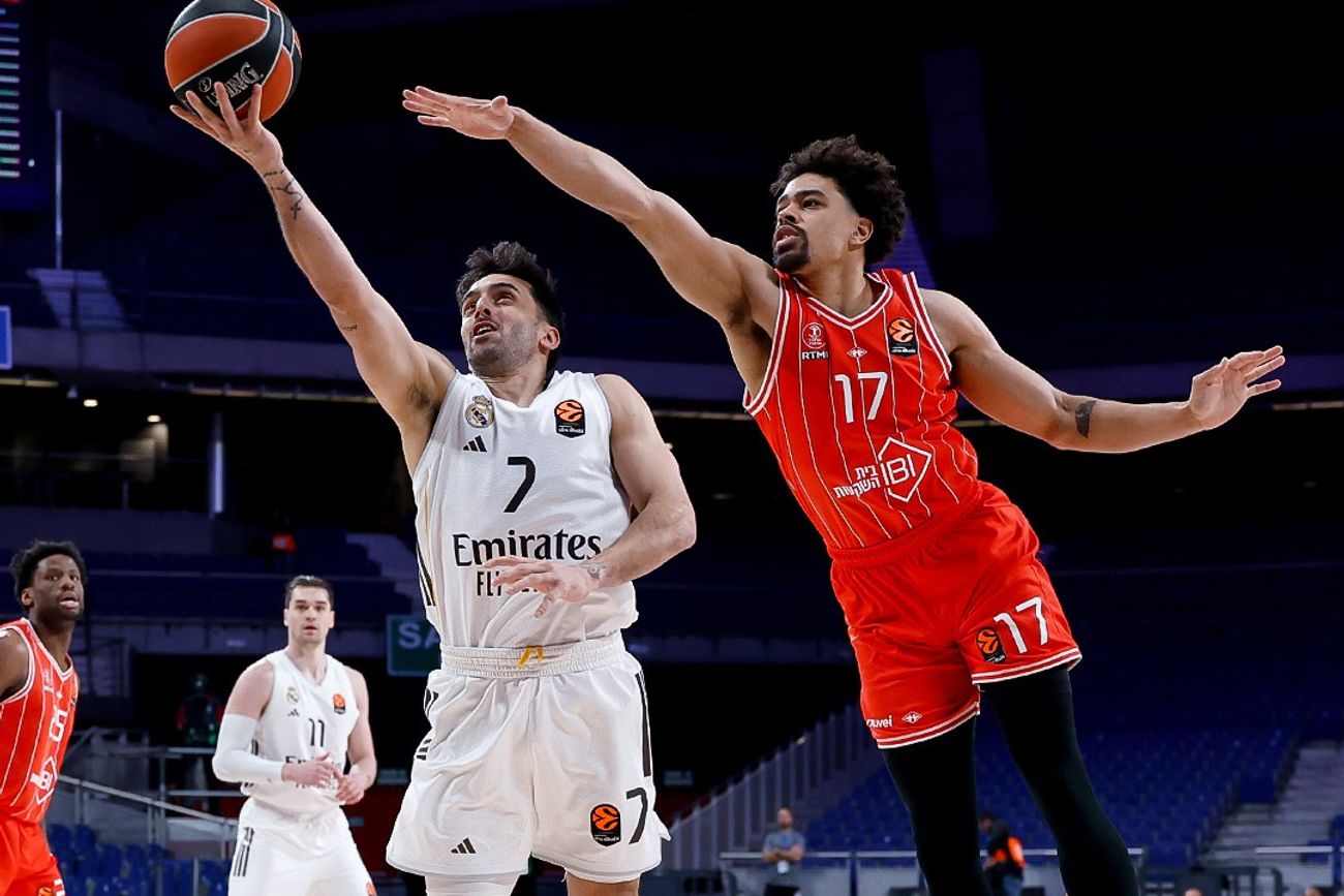 Facundo Campazzo brilló en la victoria del Real Madrid de local ante Hapoel de Israel, un rival directo en la lucha por los primeros puestos de la Euroliga. (Prensa Real Madrid)