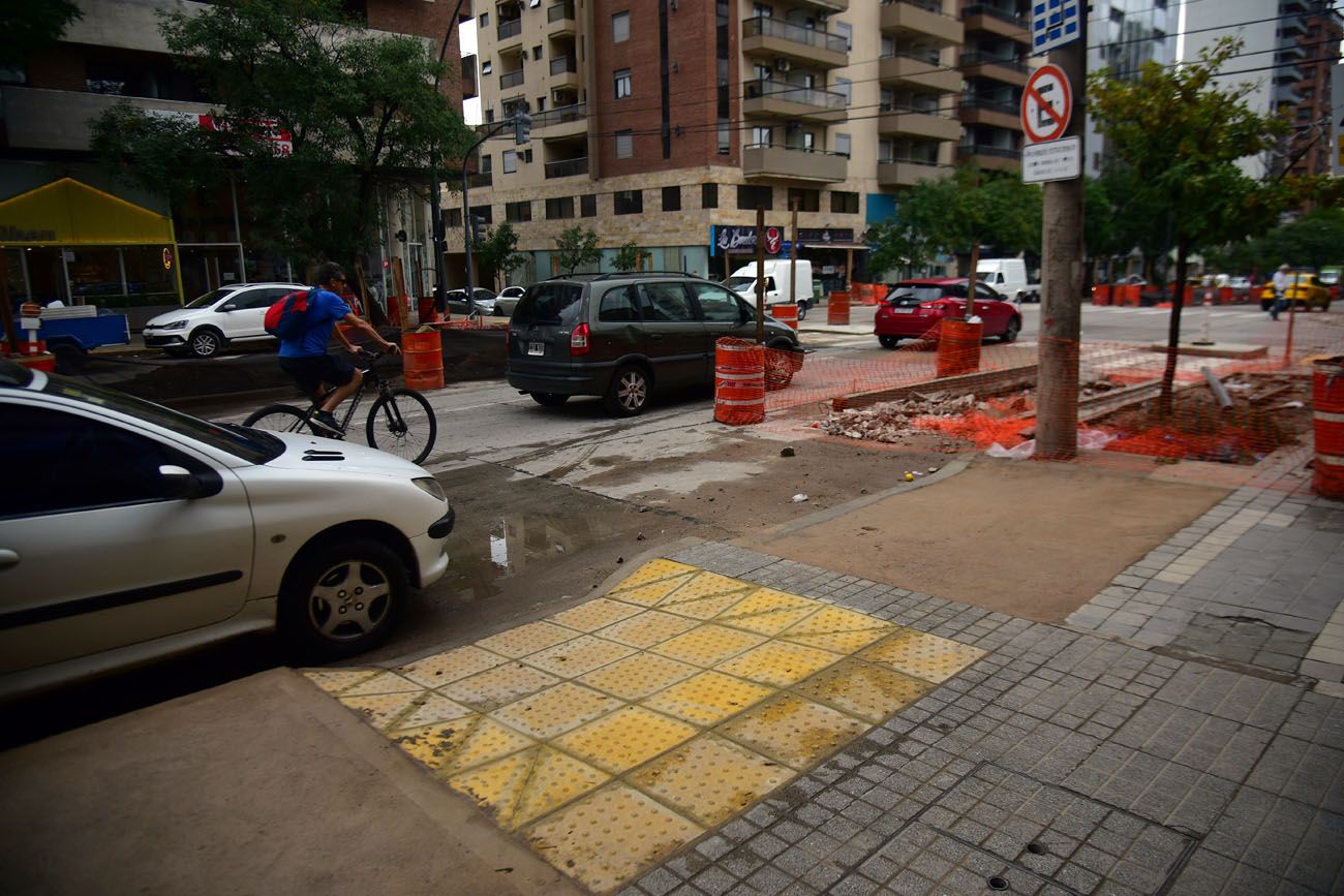 Una de las infracciones con mayores sanciones: obstruir rampas de discapacitados