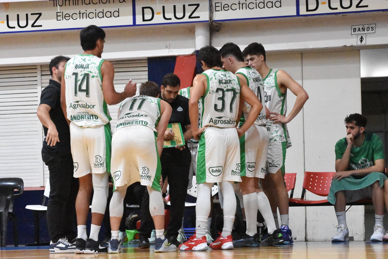Barrio Parque, con 21 triunfos y 11 derrotas, finalizó en el tercer puesto de la fase regular de la Liga Argentina y espera rival para los playoffs. (Edgardo Corrales / Prensa Barrio Parque)