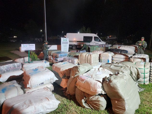 El secuestro de los bultos. (Gendarmería)