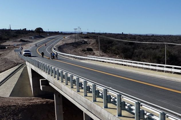 Rutas turísticas. Ruta 28, en obra para quedar asfaltada, desde Tanti a Taninga.