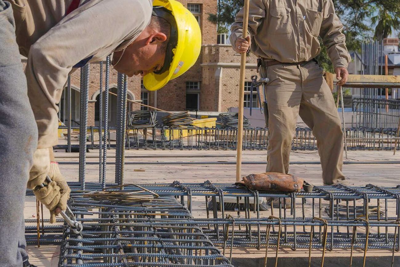 Entre los materiales de construcción, el hierro viene mostrando valores en caída. (La Voz / Archivo)
