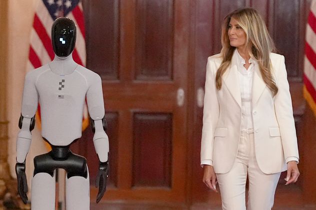Melania Trump presentó en la Casa Blanca a Figure 03, el robot humanoide que busca revolucionar la educación. (AP)
