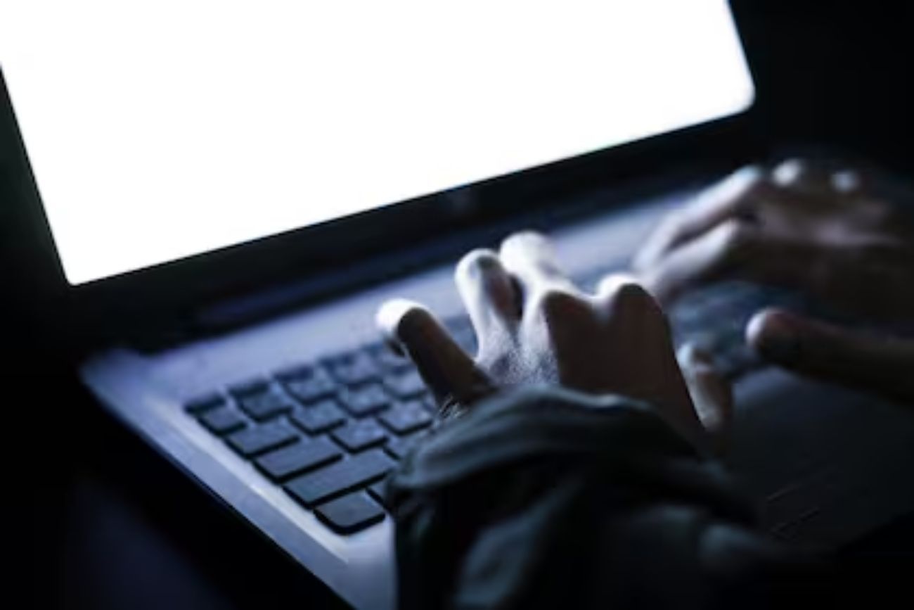 Investigan a un docente por presunto acoso y grooming a una alumna de 13 años