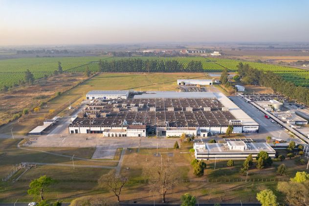 La planta de Scania en Colombres, Tucumán, inició sus operaciones el 26 de marzo de 1976 y hoy es un eslabón clave en la estructura industrial global de la marca sueca. 
