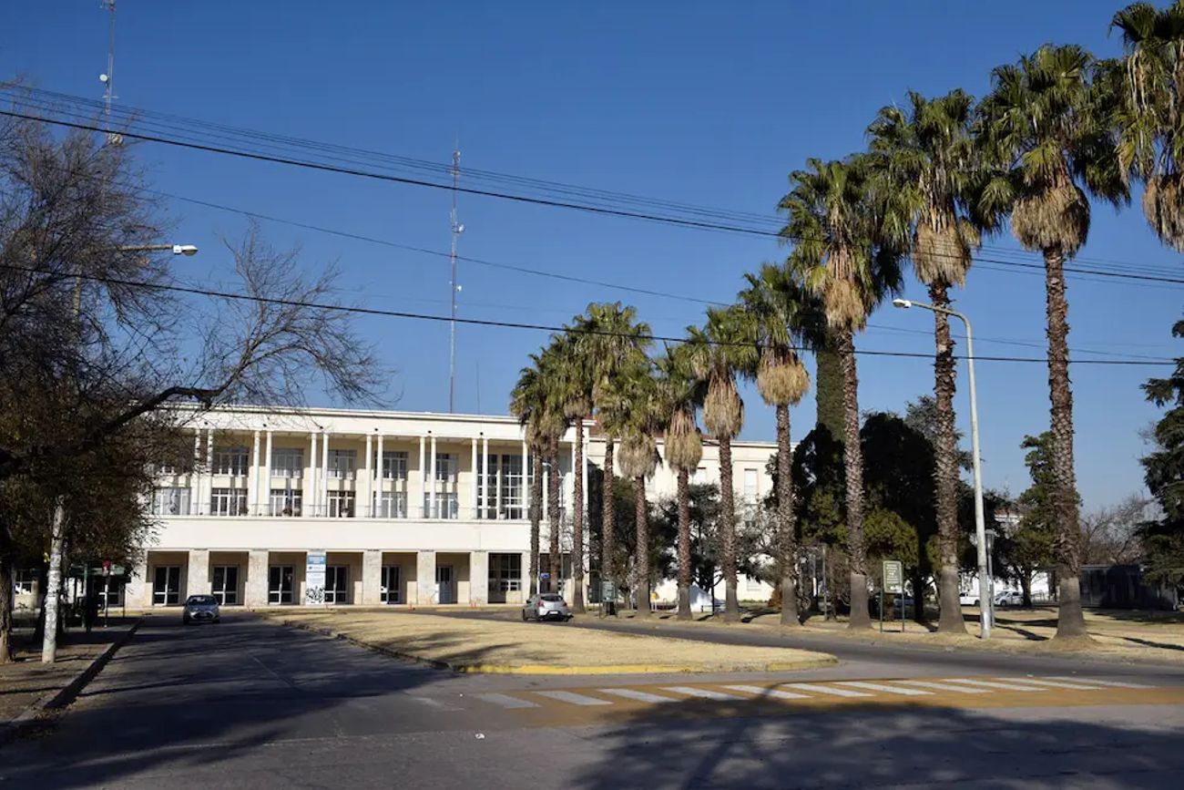El peronismo se divide en la universidad y expone una interna hacia 2027