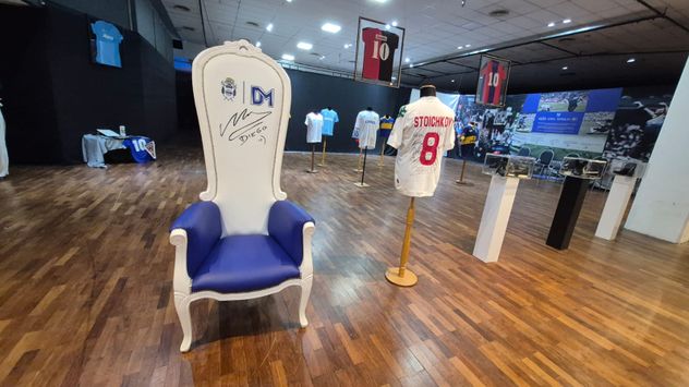 El sillón que usó Diego Armando Maradona como entrenador en Gimnasia La Plata. Y que quedará para uno de sus hijos: Diego Fernando. 