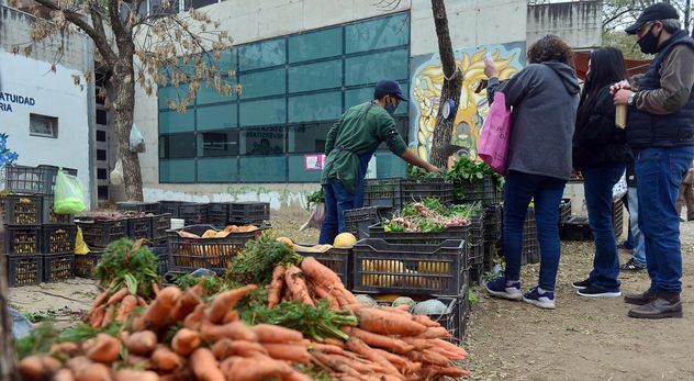 La ordenanza formaliza a un sector integrado por comunidades organizadas y familias agroecológicas, muchas de ellas lideradas por mujeres. (José Hernández /La Voz)