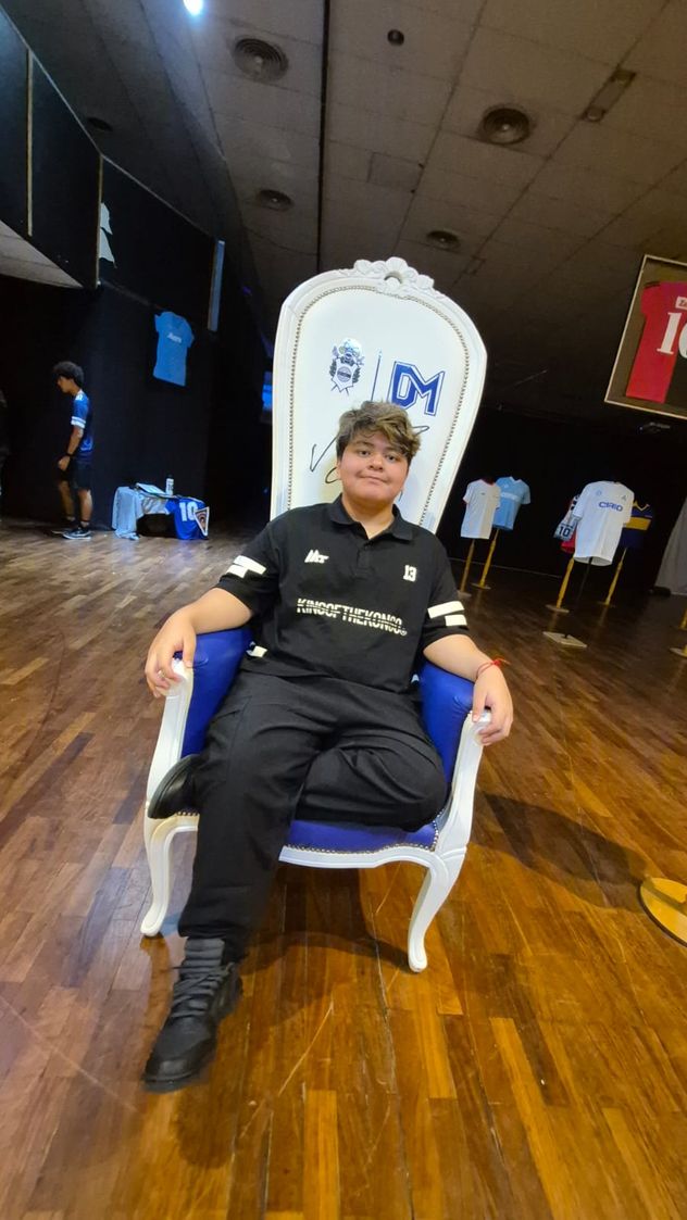 El sillón que usó Diego Armando Maradona como entrenador en Gimnasia La Plata. Y que quedará para uno de sus hijos: Diego Fernando. 