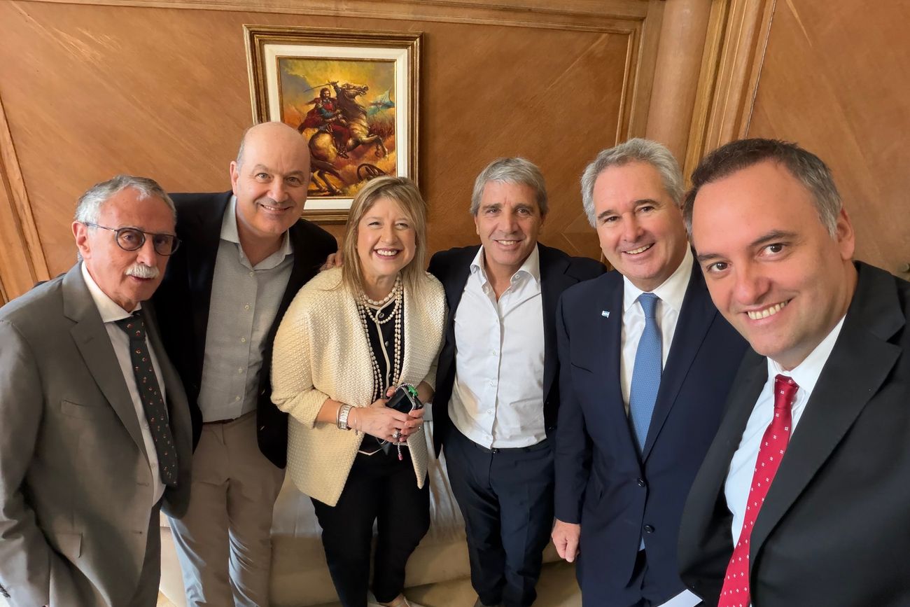 Antes de la conferencia de prensa, Manuel Adorni, posteó esta foto en sus redes sociales. 
