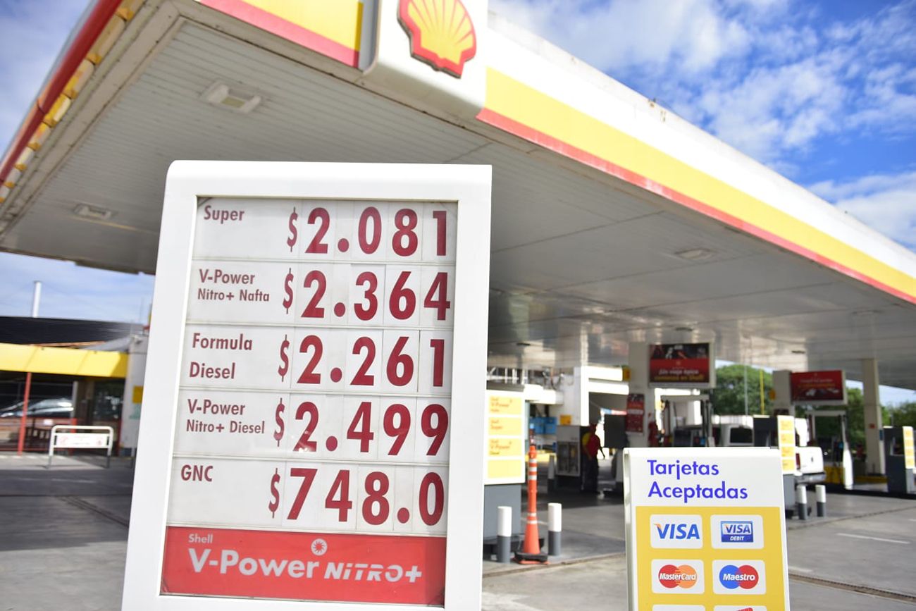 Volvieron a subir los combustibles: todos ya superan los $ 2.000 por litro