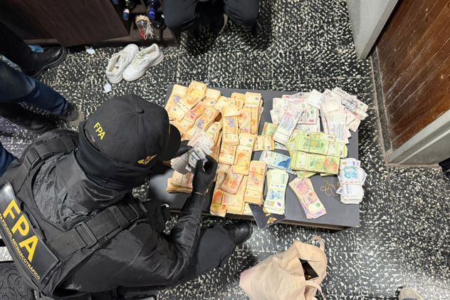 Tras los allanamientos, la Policía detuvo a 20 sospechosos de venta de droga por menudeo.