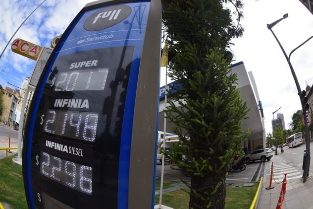 La nafta súper ya superó los $2.000 en las estaciones de YPF.