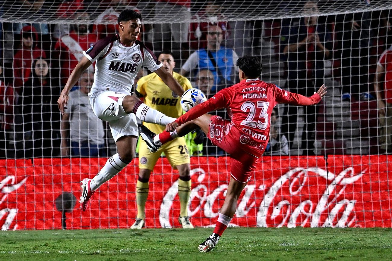 Argentinos Juniors vs. Lanús.