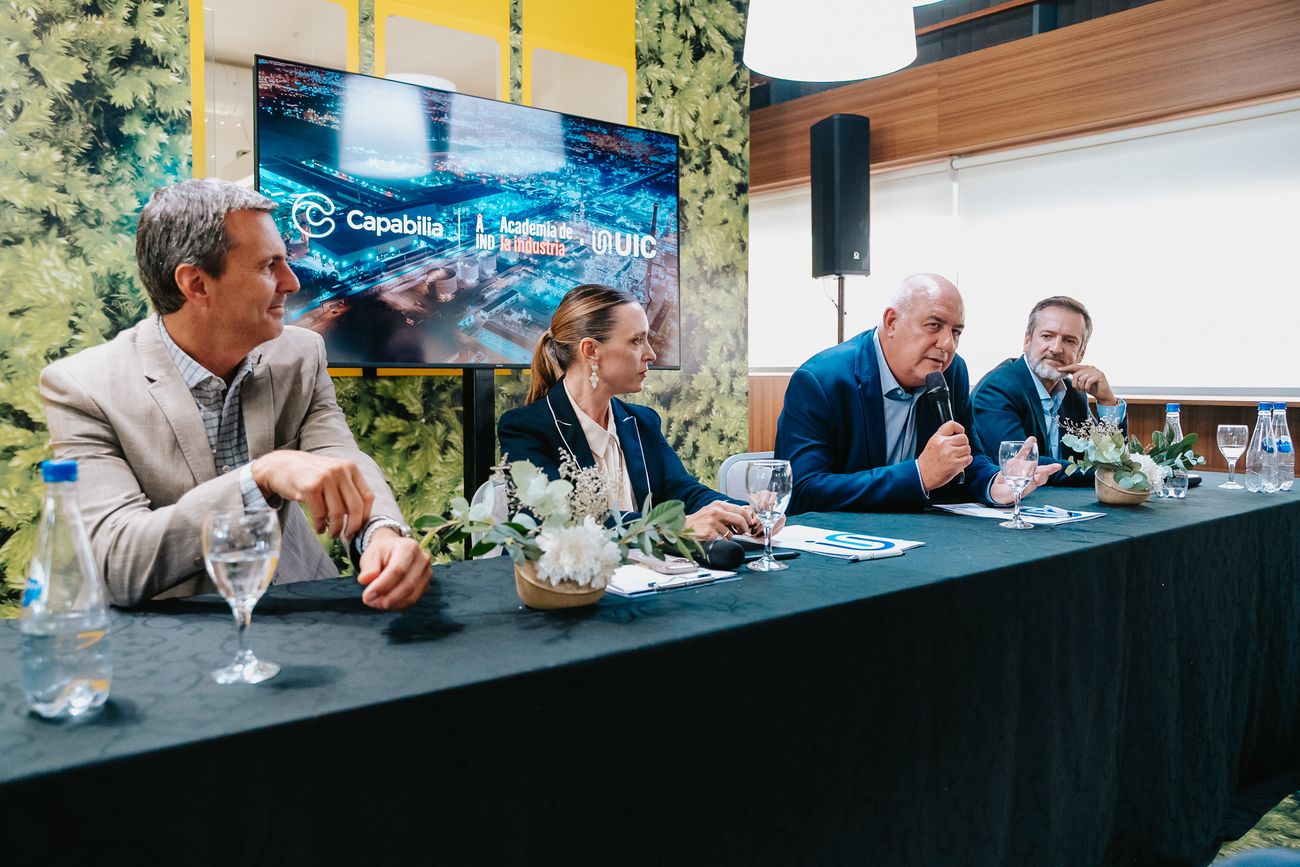 Lanzamiento. Fernando Sibilla, María Belén Mendé, Luis Macario y Gonzalo Alzabe concretaron el lanzamiento de la Academia de la Industria. (Gentileza UIC)