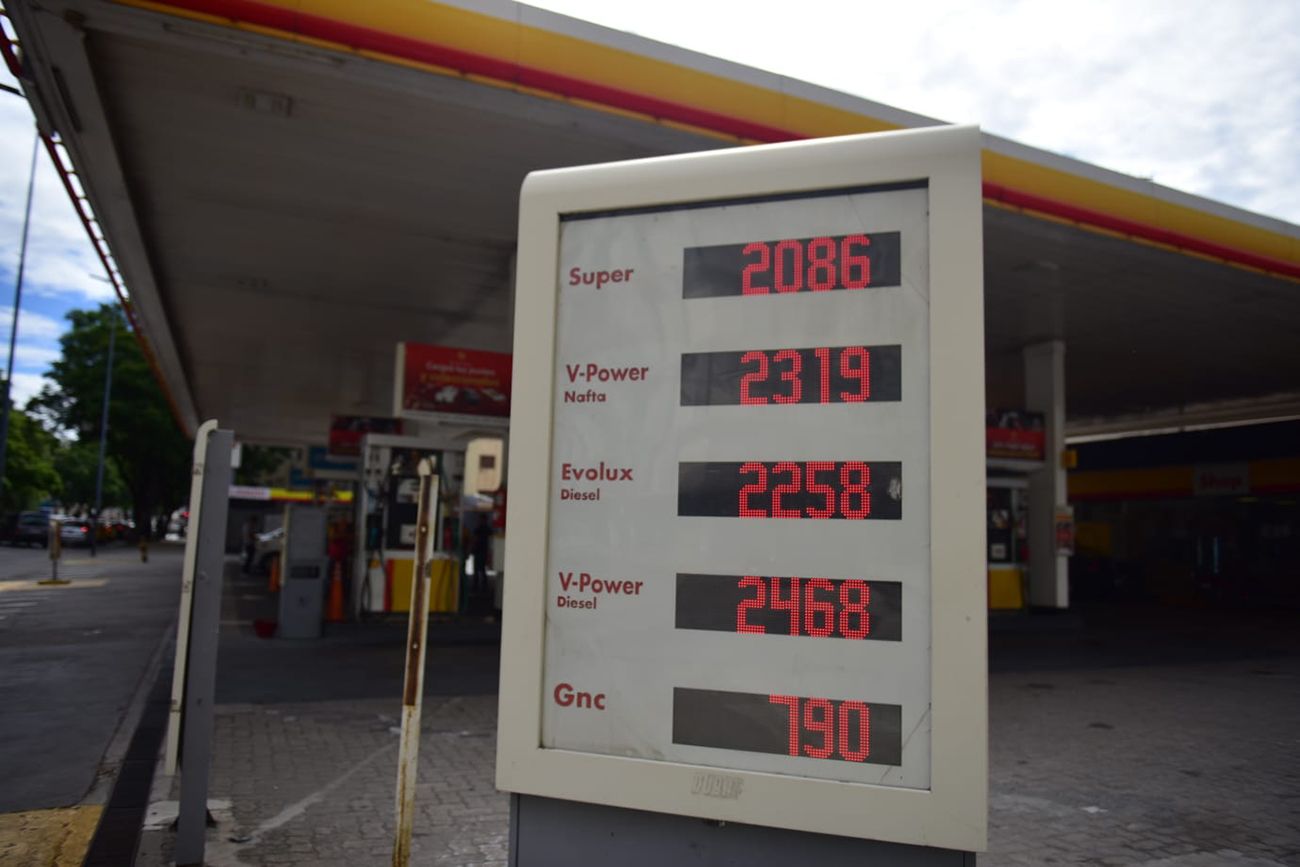 Cómo aprovechar los descuentos de hasta 30% en combustible en abril 2026 