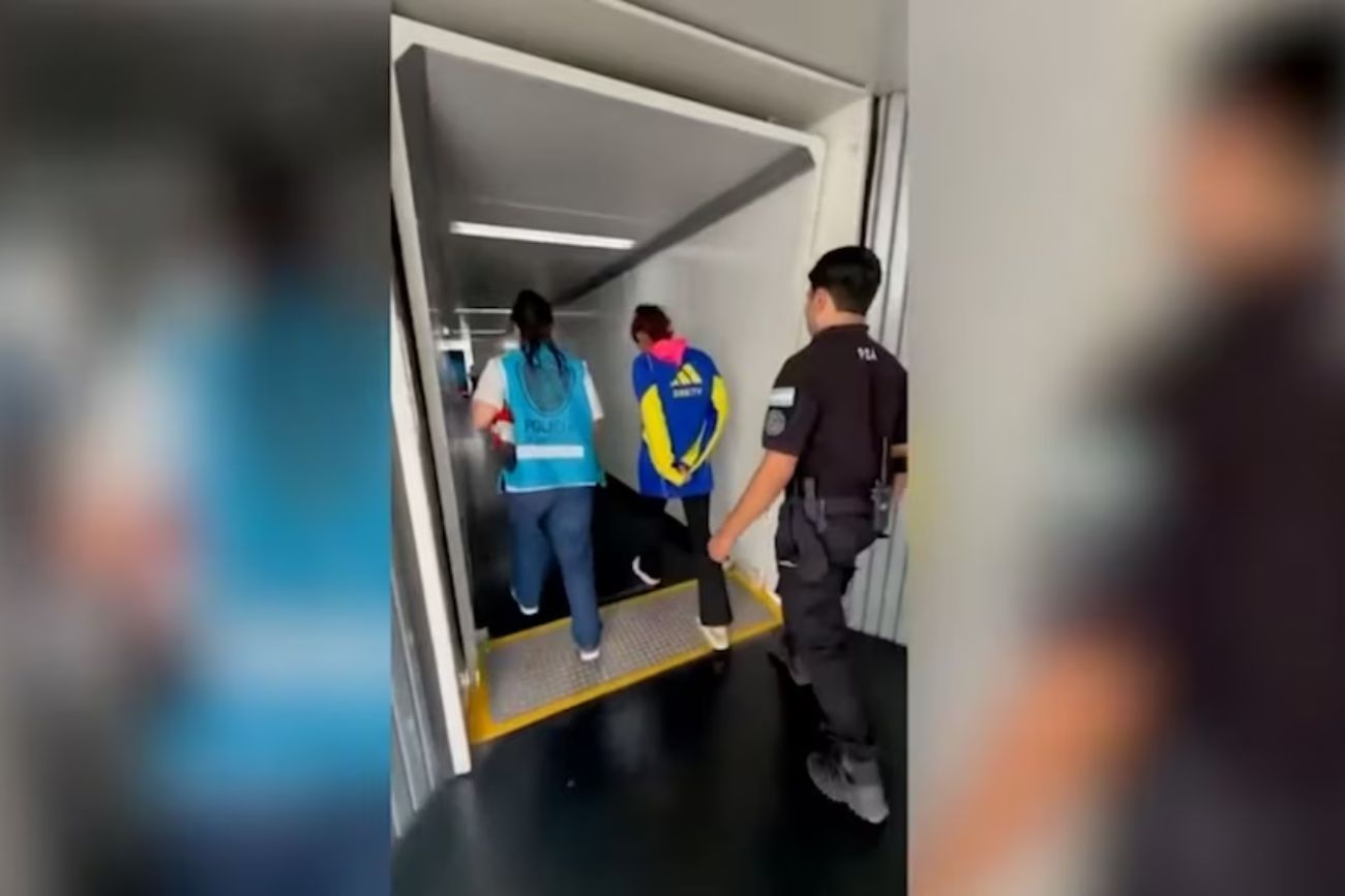Traficaba cocaína oculta en libros infantiles: la detuvieron en Salta tras cuatro años prófuga