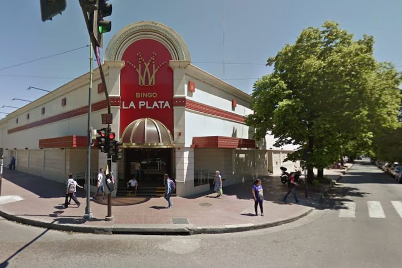 Misterio en La Plata: encontraron a una mujer sin vida en el baño de un Bingo