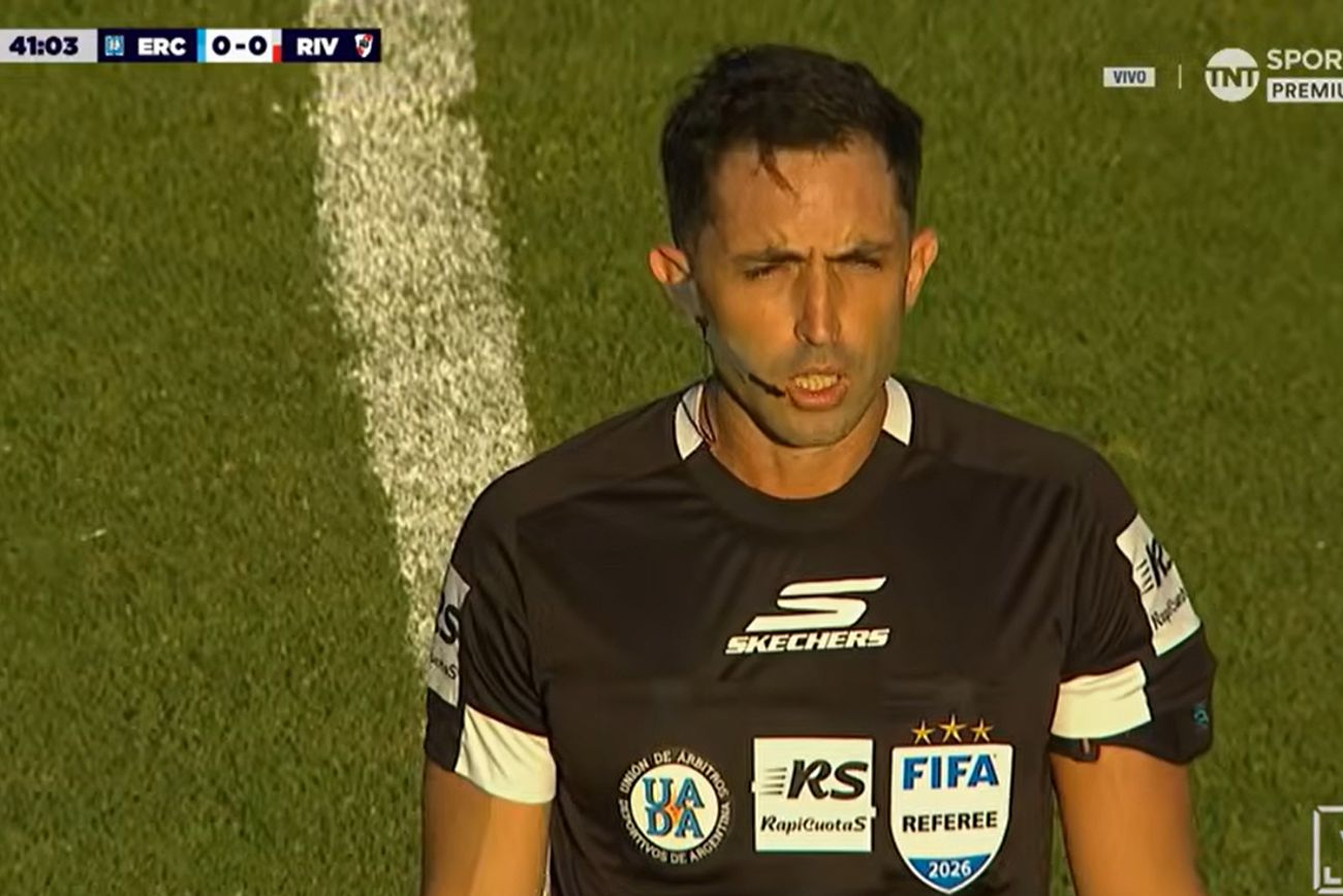 VAR de Estudiantes Río Cuarto vs River