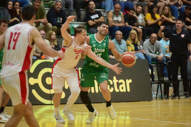 Atenas recibió a Instituto en barrio General Bustos por la Liga Nacional de Basquetbol.
