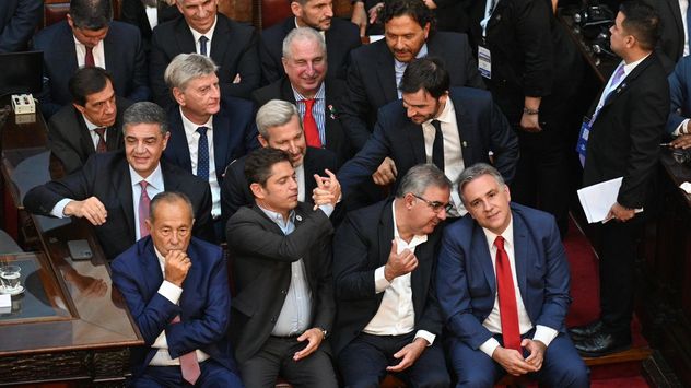 Gobernadores a la espera del discurso de Milei en el Congreso. 