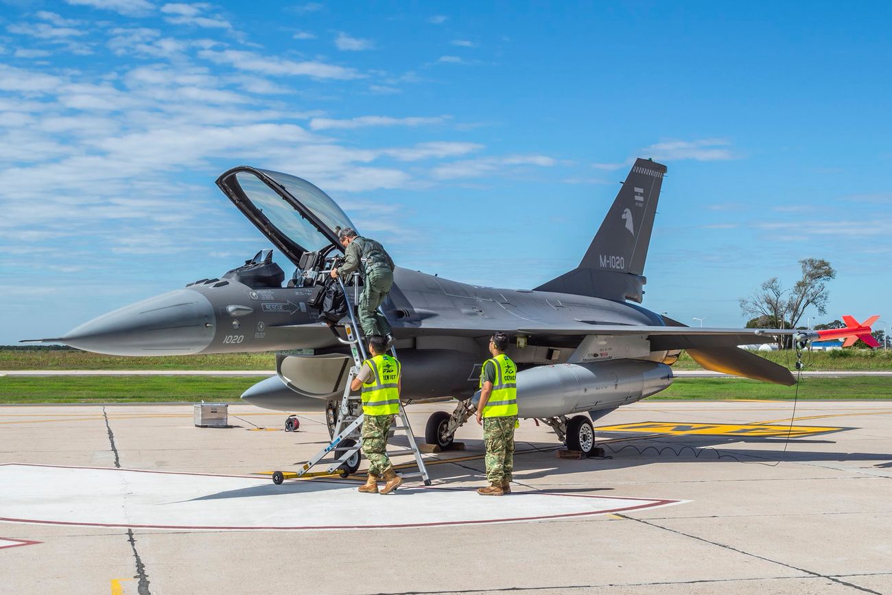 Aviones F16 en Río Cuarto.