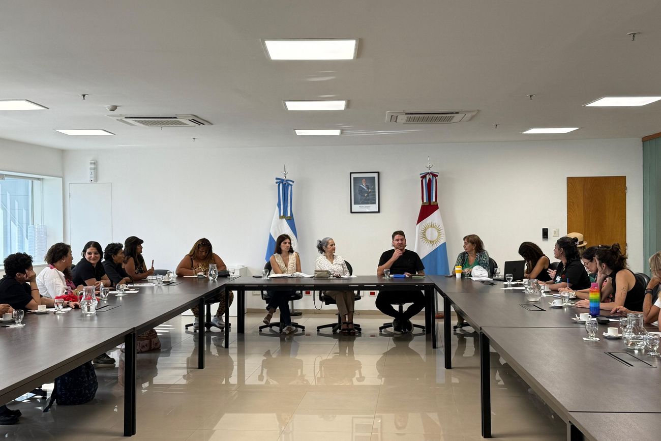 Rreferentes de colectividades extranjeras se reunieron con el legislador Leonardo Limia en la Legislatura. 