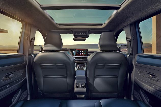 El espacio interior es uno de sus principales pilares. En la versión más equipada se hace presente el techo panorámico.