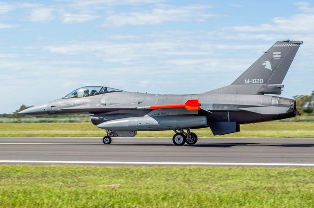 Aviones F16 en Río Cuarto.