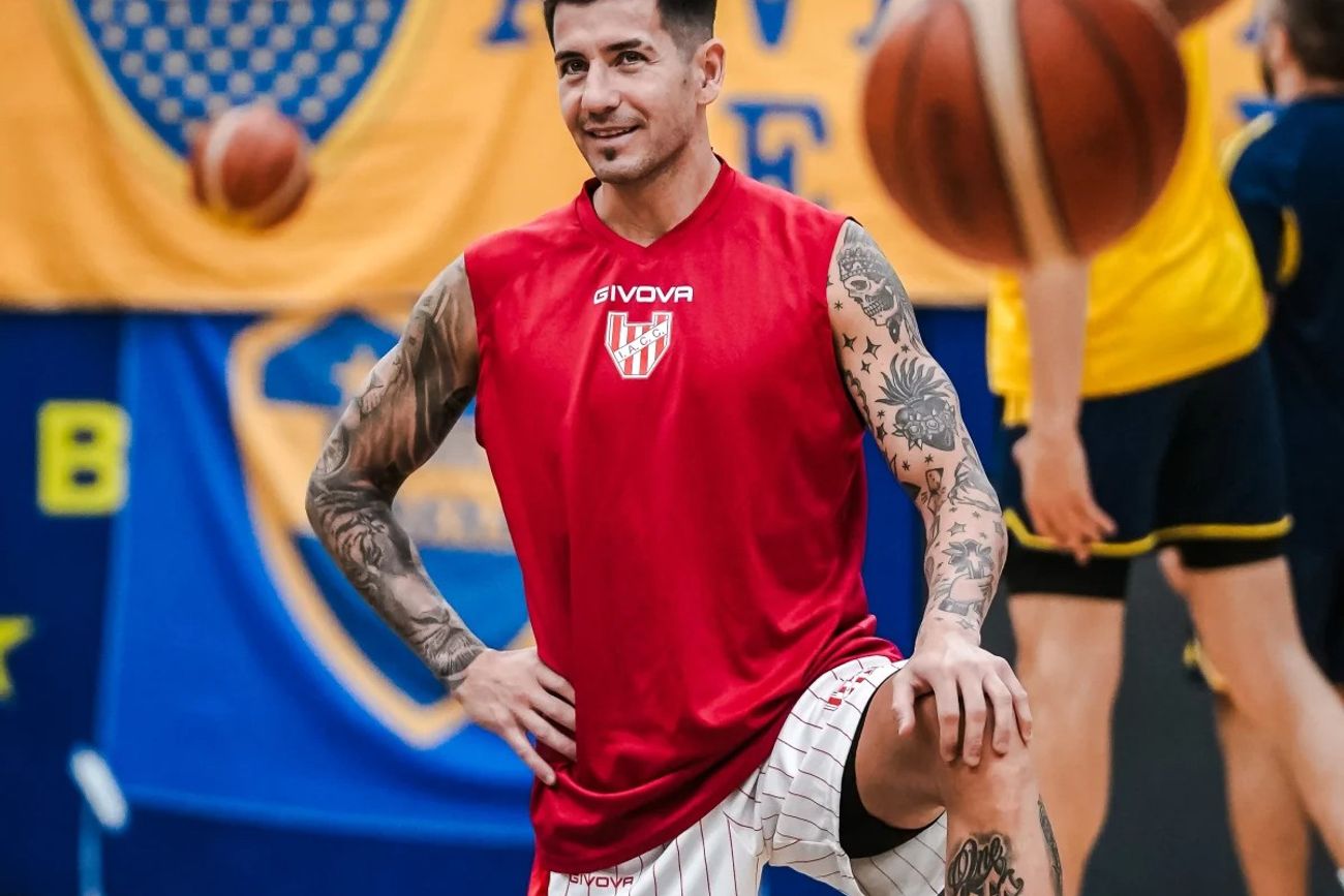Tras disputar dos partidos en los cuartos de final en la Champions, Leo Schattmann jugará en Instituto el resto de la temporada en la Liga Nacional. (Fiba)