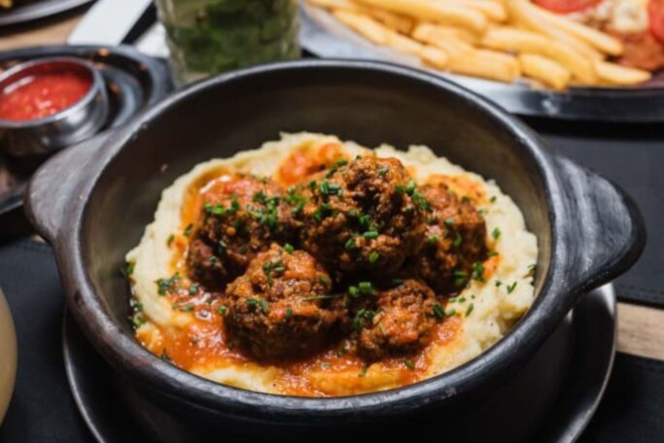 Oliva es una nueva propuesta gastronómica que abrió sus puertas en Corteza Mall. 