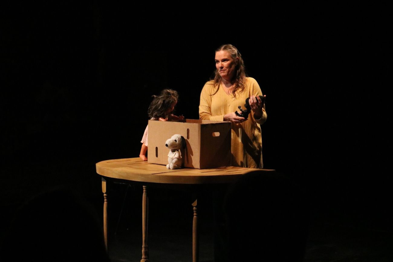 "Desde el Altillo. Historia de un exilio", obra de teatro.