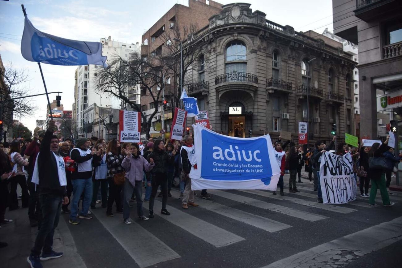 Adiuc. Paro docentes universitarios