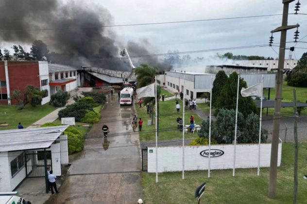 Se incendió una refinería del Parque Industrial de Pilar: murió un trabajador y otro está grave (Gentileza: Pilar Diario)
