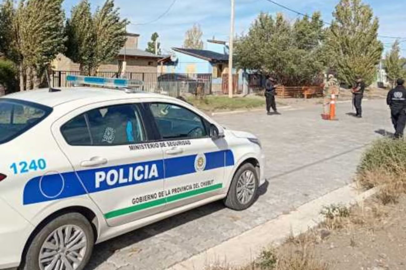 Chubut. Un hombre de 65 años falleció desangrado en su vivienda tras intentar separar una pelea entre tres perros. (Imagen ilustrativa)