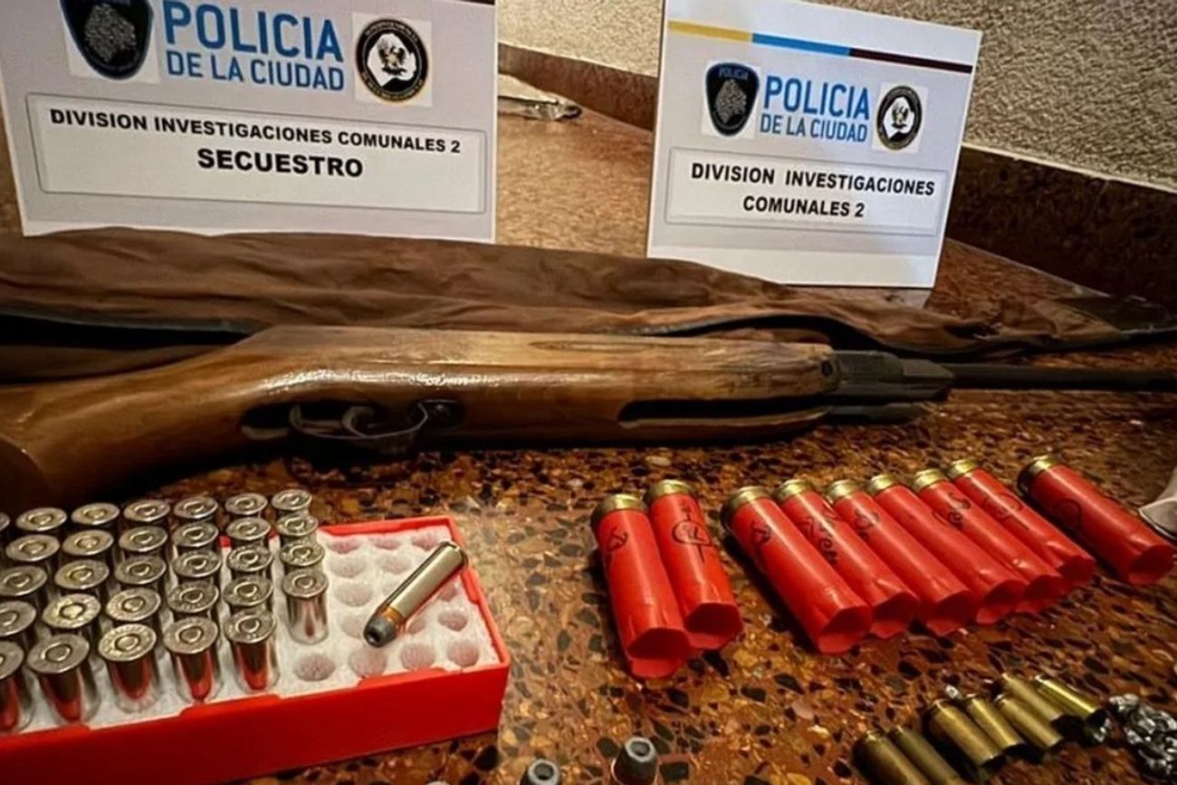 Escándalo en Recoleta: denuncian a un hombre por disparar a peatones con un rifle de aire comprimido y la justicia lo deja libre