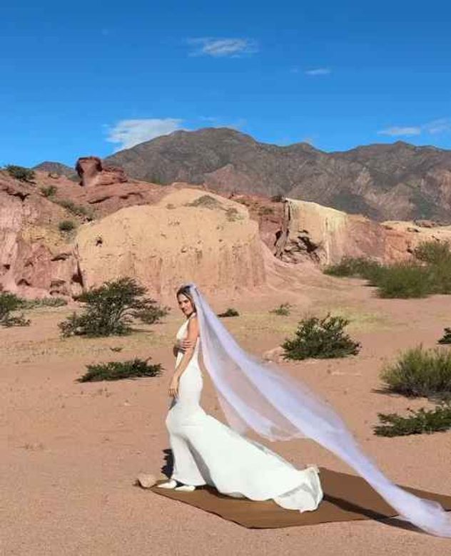 Unos 110 invitados fueron parte del festejo top bautizado "Cafayate Fantasy", que se desplegó en una reserva natural protegida.