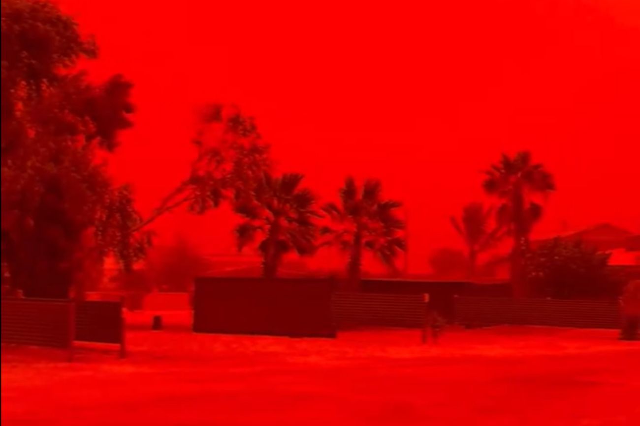 Australia: el ciclón Narelle tiñó el cielo de rojo y dejó sin luz y gas a una ciudad