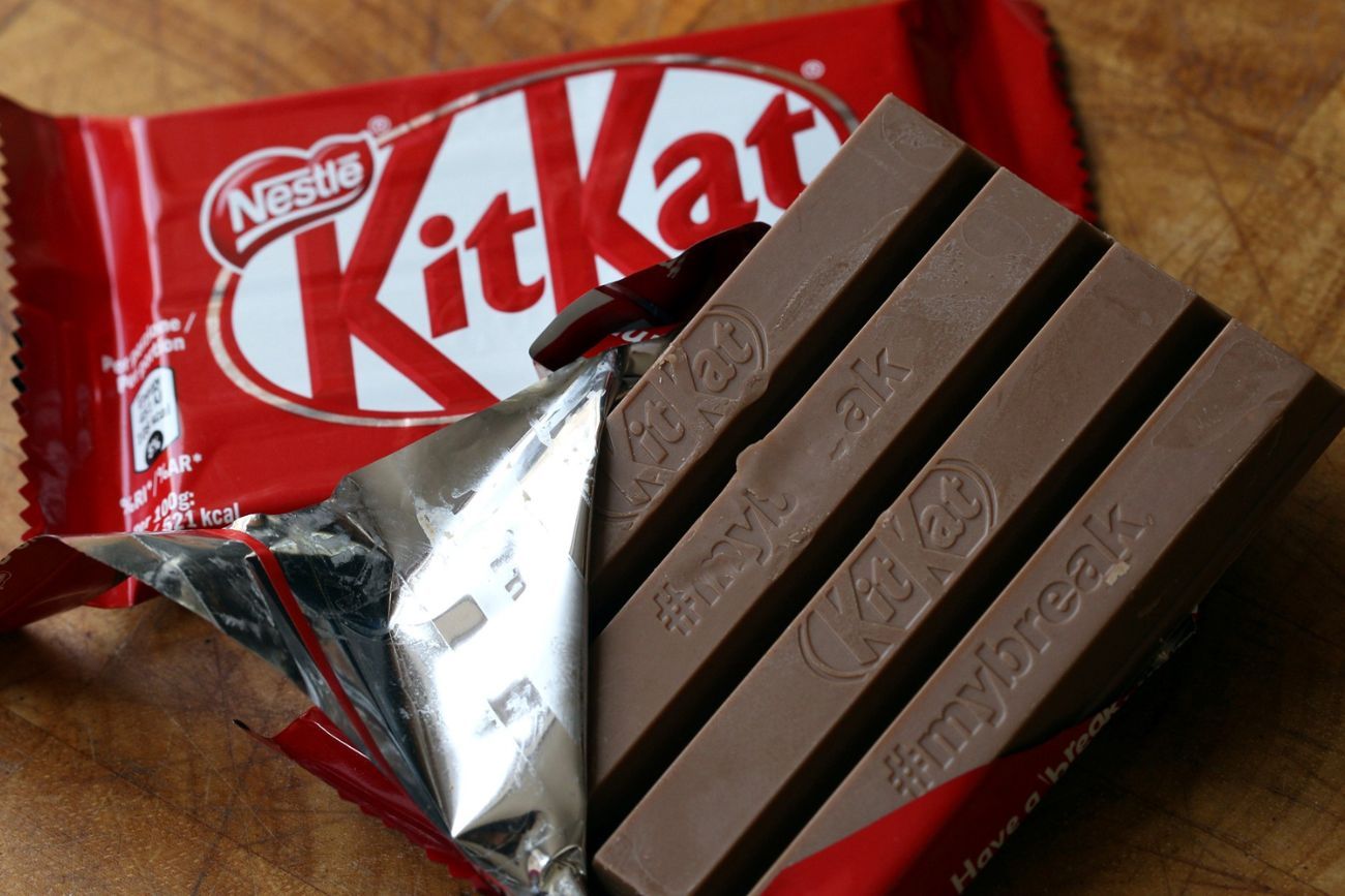 Nestlé denunció el robo de dos toneladas de barras de KitKat en un envío entre Italia y Polonia. (AP)