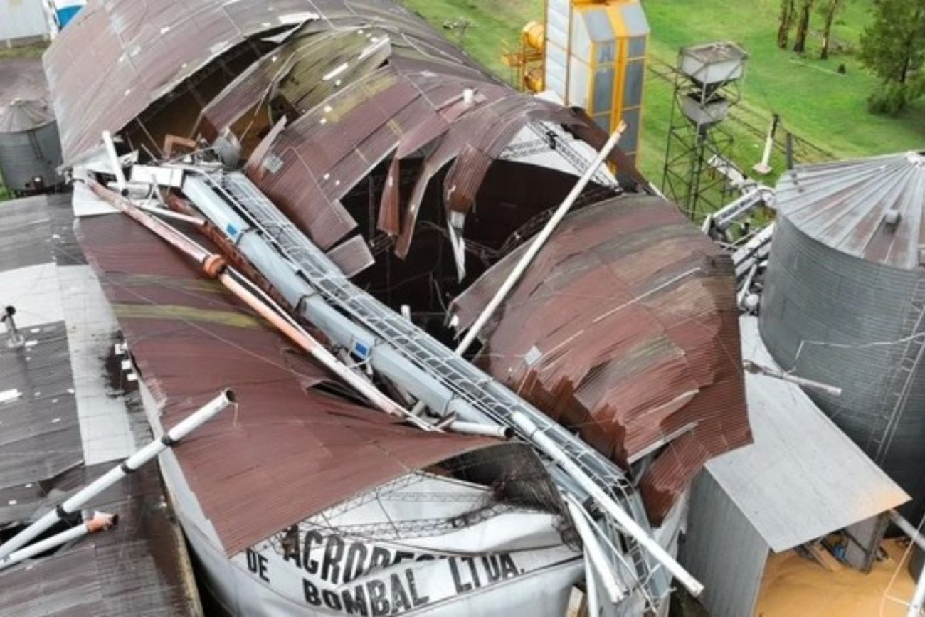 Temporal en Santa Fe: un muerto en Bombal tras un tornado que dejó destrozos y rutas cortadas