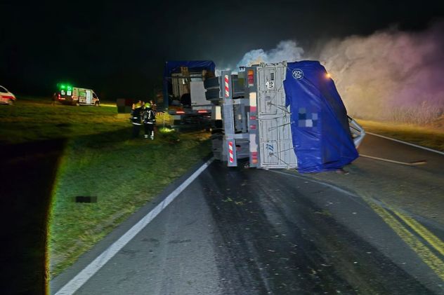 Córdoba: una mujer murió tras chocar contra un camión y se incendió su auto