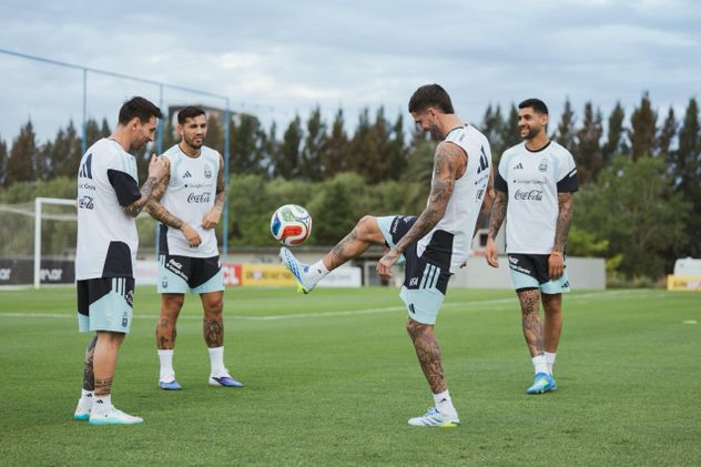 La Selección Argentina cerrará la fecha FIFA enfrentando el martes a Zambia en el estadio de Boca. (@Argentina)