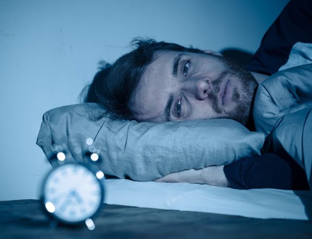 Dormir 4 horas equivale a estar alcoholizado: el alerta de especialistas.